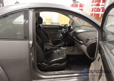 2005 Volkswagen New Beetle Gl z USA, uszkodzony, nr VIN 3VWBK31C65M410316